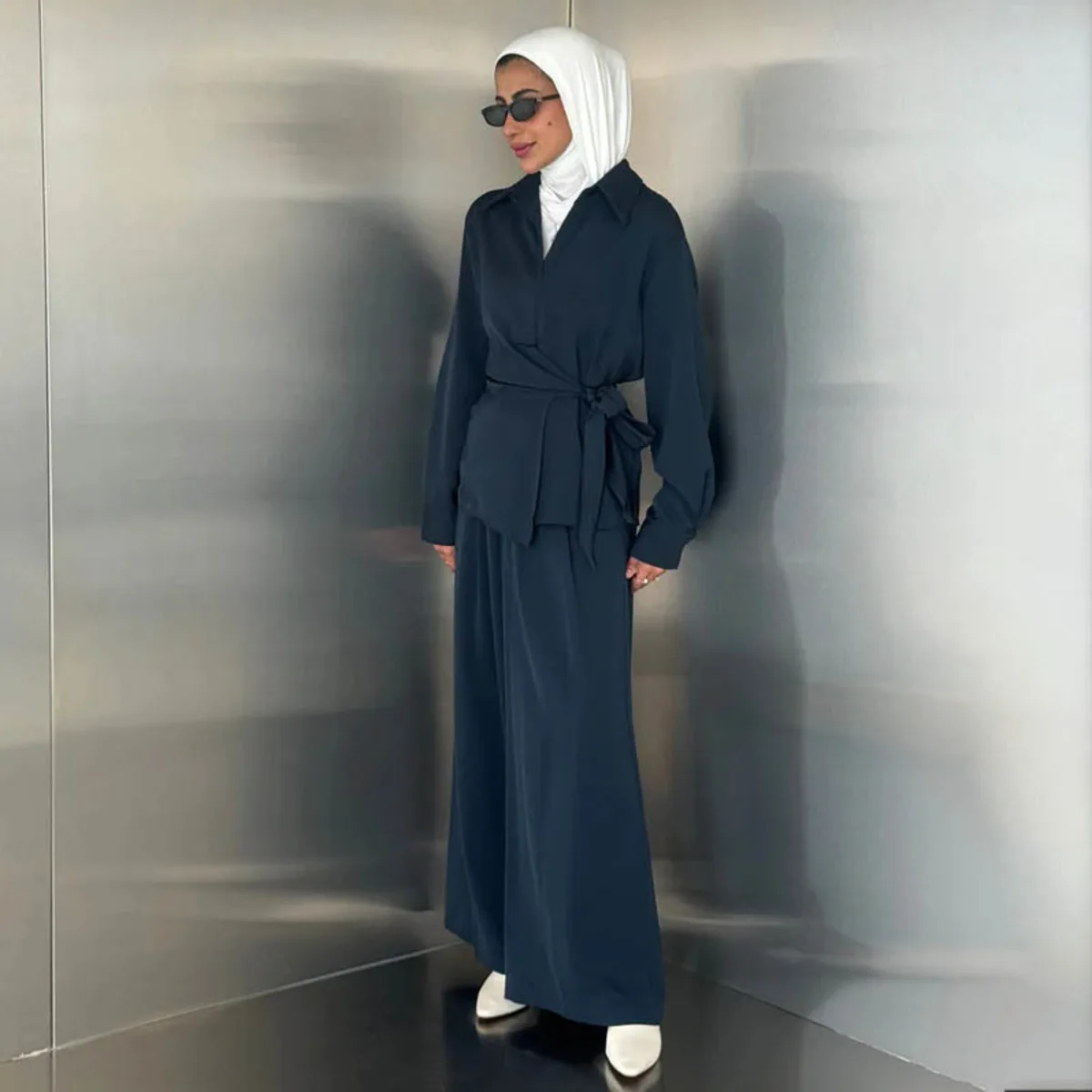 

VTKW Slimming Waist Belt With Solid Color Design Versatile Stylish Two-piece Set High-quality Irregular Loose Pants Spring 2025