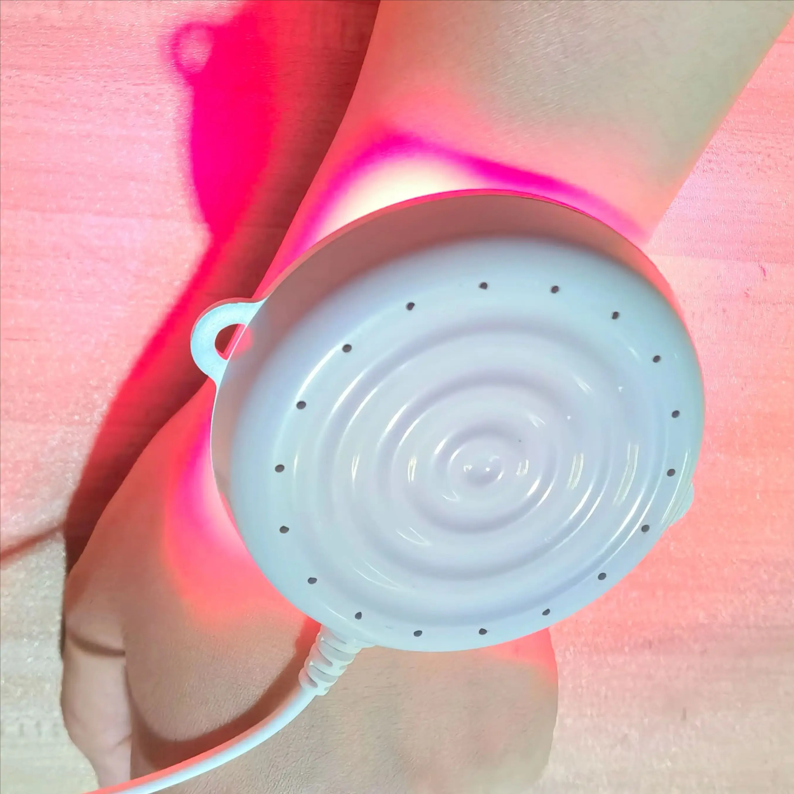 

USB-Powered Red Light Therapy Pain Device Lightweight & Travel-Friendly for On-the-Go Relief