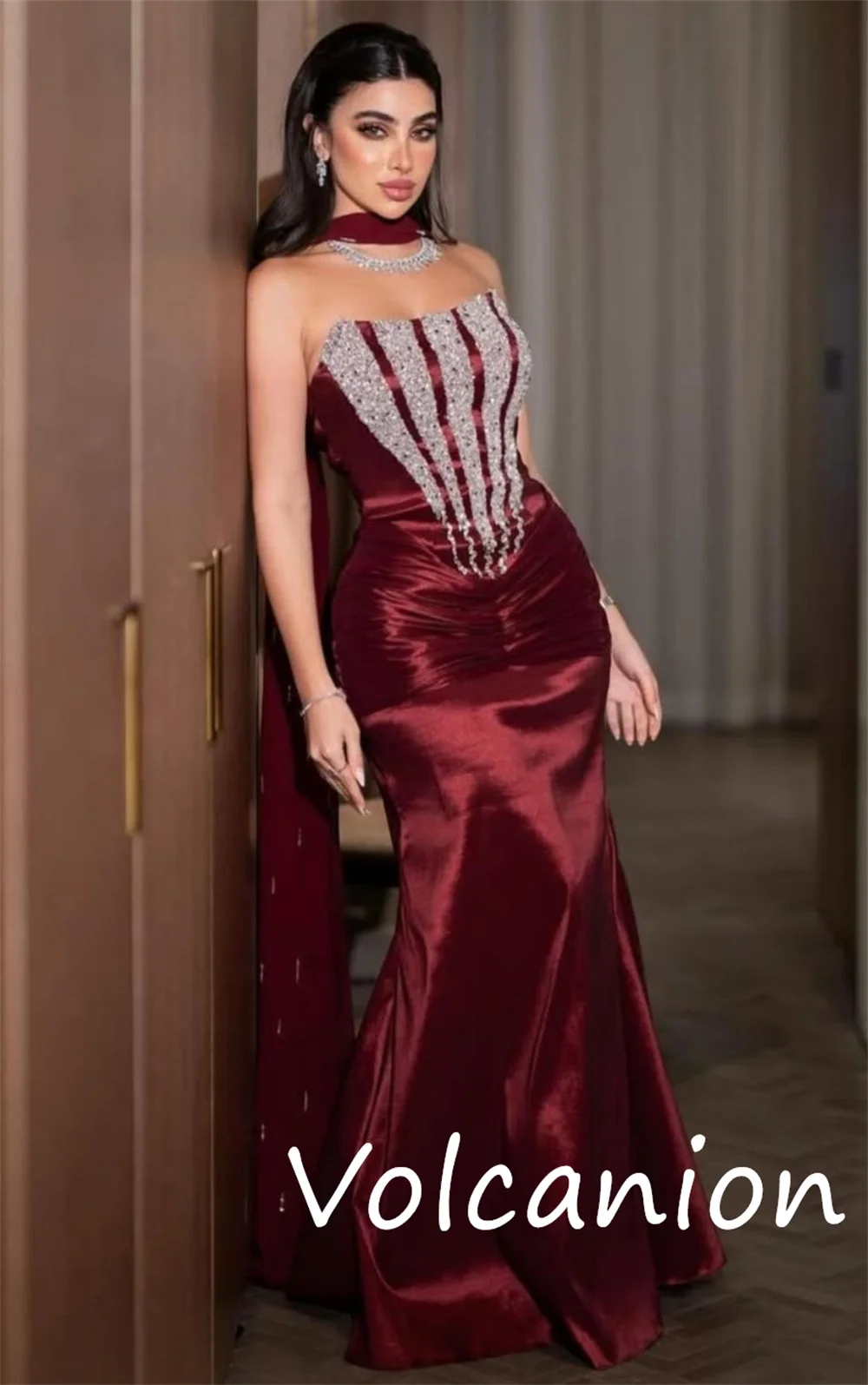 カスタマイズされたファッション絶妙なシャルムーズスパンコールプリーツトランペットストラップレスロングドレスオーダーメイドの機会セクシー
