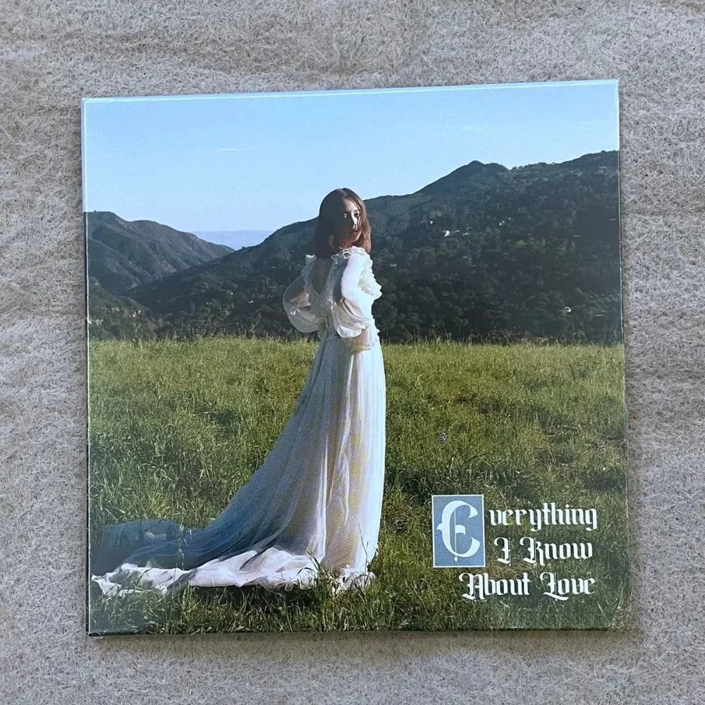 

Laufey Everything I Know About Love CD Jazz Pop Vocal Ретро Романтическая музыка Коллекция