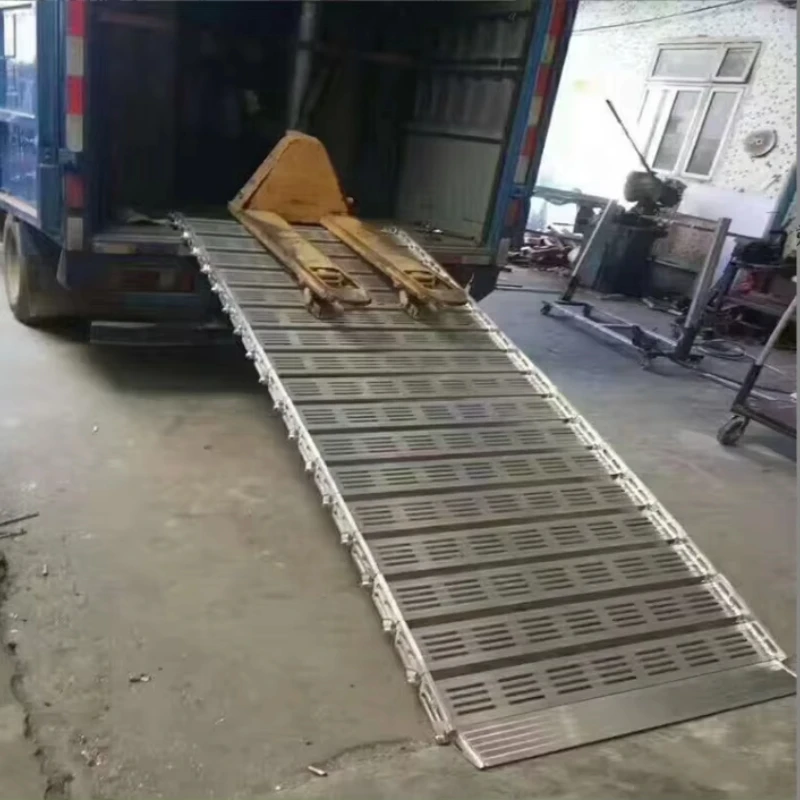 Aluminum rolling ladder Vehicle boarding ramp Slope unloading Sliding truss Display inclined ladder