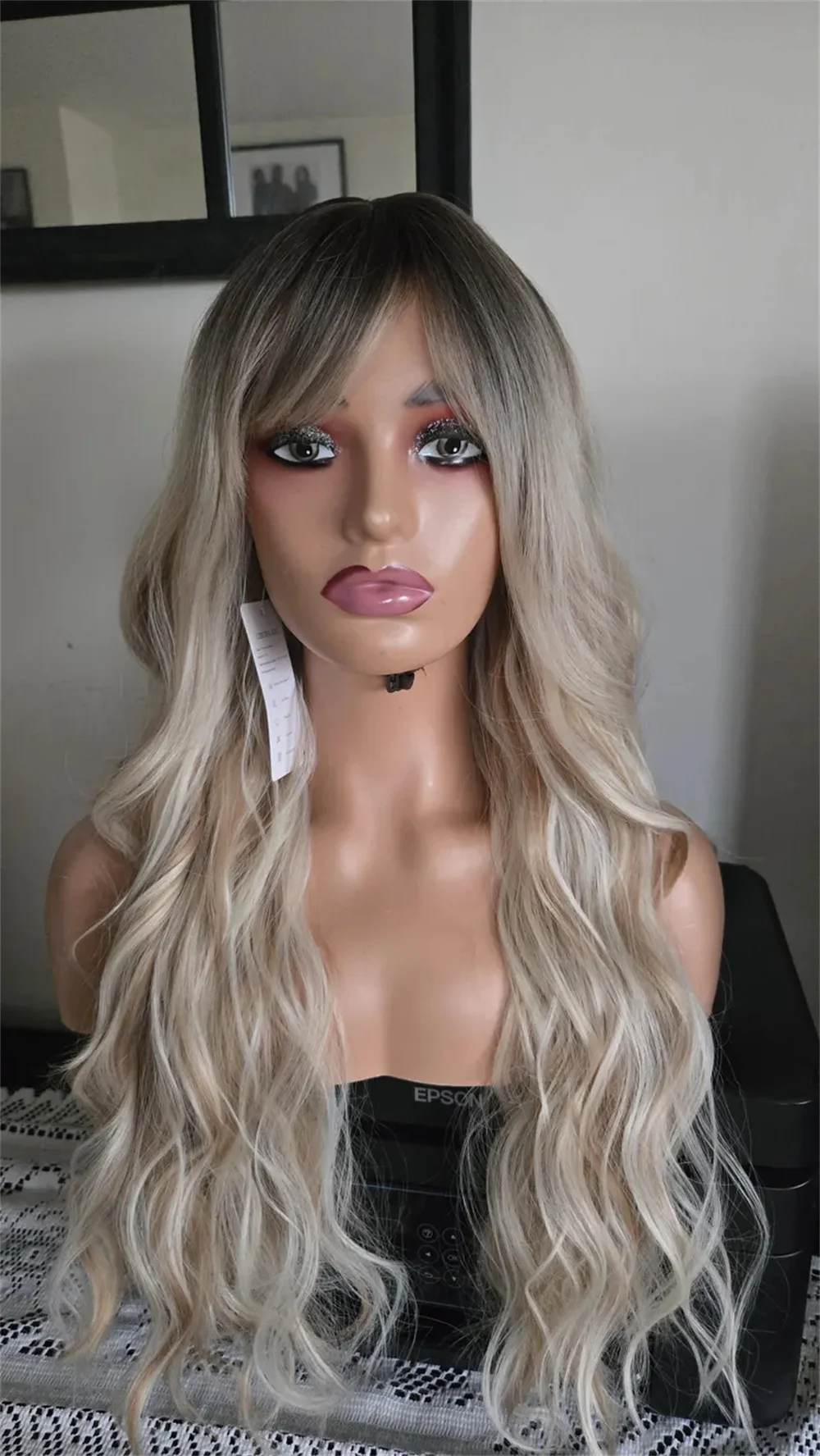 Long Blonde Ombre Synthetic Wig Water Wavy Platinum Wig Layered Wigs for Women Natural Roots Cosplay Party Hair Heat Resistant