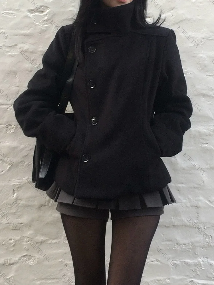 Korean fashion and leisure, high-necked design ladies' woolen coat, dark college style, Autumn /Winter retro fashion woolen coat