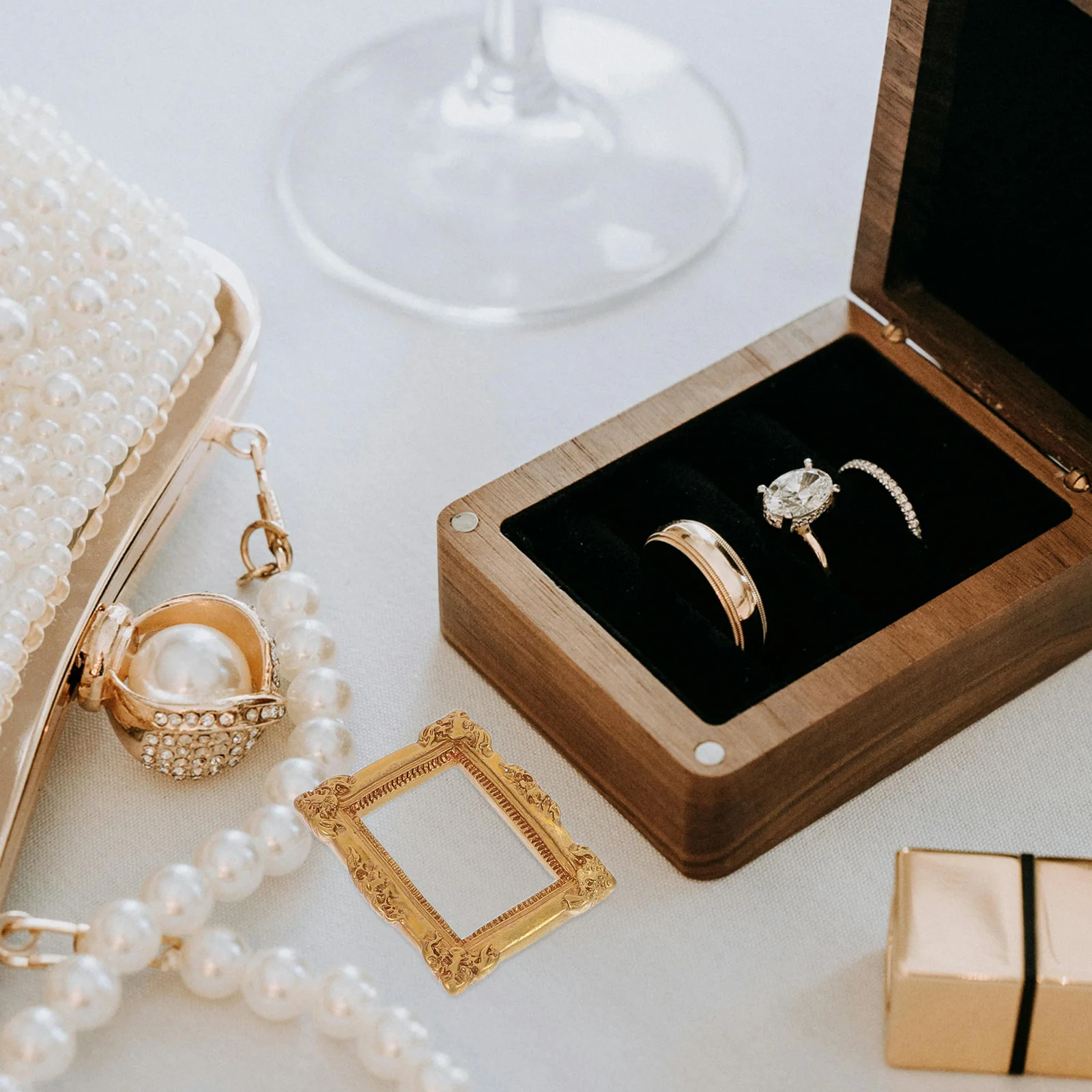 

40 PCS Mini Resin Frame Vintage Picture Manicure Photo Frames