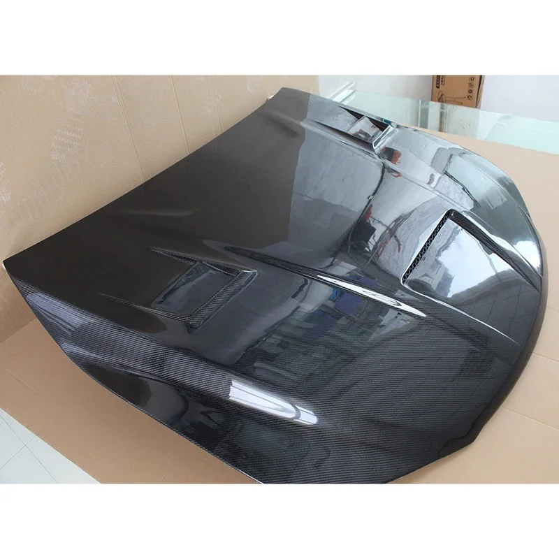 High Quality Wet Carbon Fiber Engine Hood Car Upgrade Fit For Reiz 2008-2015 New Condition