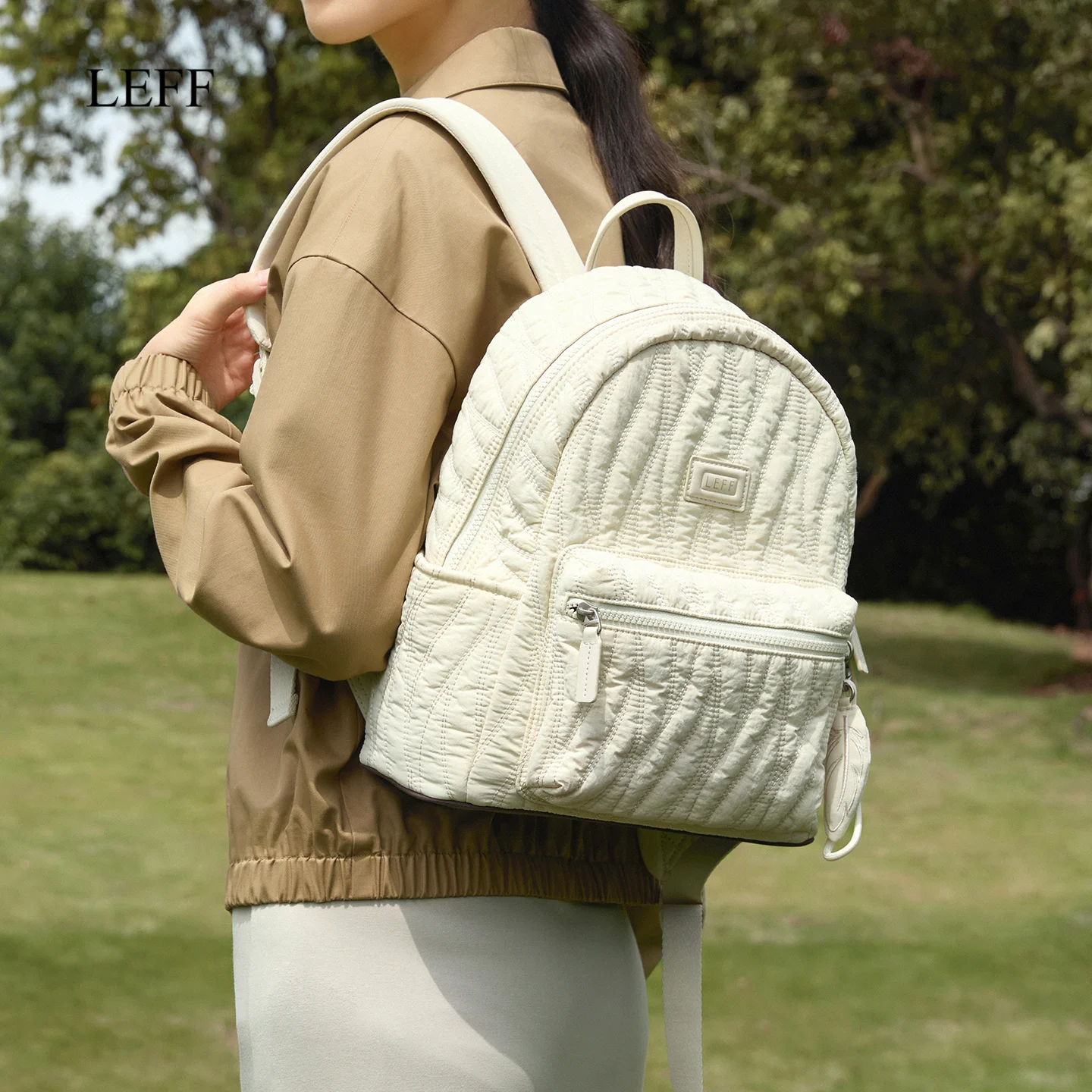 

LEFF Women Light Backpack High End Feel Large Capacity Backpacks Canvas Nylon Commuting Backpack Outdoor Bag Laptop Backpacks