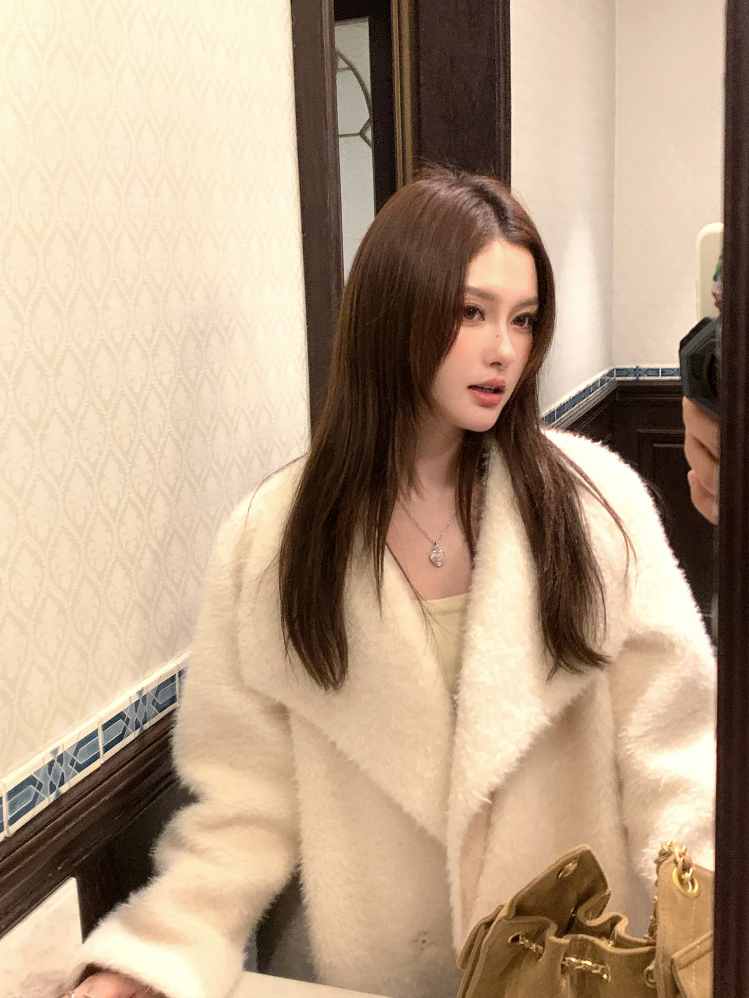 

Ele Mid-Length Fur Coat with Belt Large Collar Women's Outerwear for Autumn Winter Faionable Simulation Leather Jaet