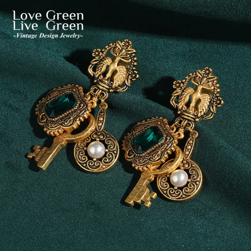 خمر الأخضر كريستال مفتاح انخفاض القرط فريد اللؤلؤ والمجوهرات مصمم العتيقة الذهب اللون الفاخرة للمرأة اكسسوارات ريترو 2025