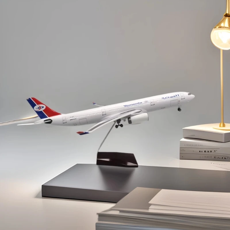 

1:135 Scale 47cm 330 A330 Model Yemen International Airways Die-Cast Resin Airplane with Lights and Landing Gear Model Airplane