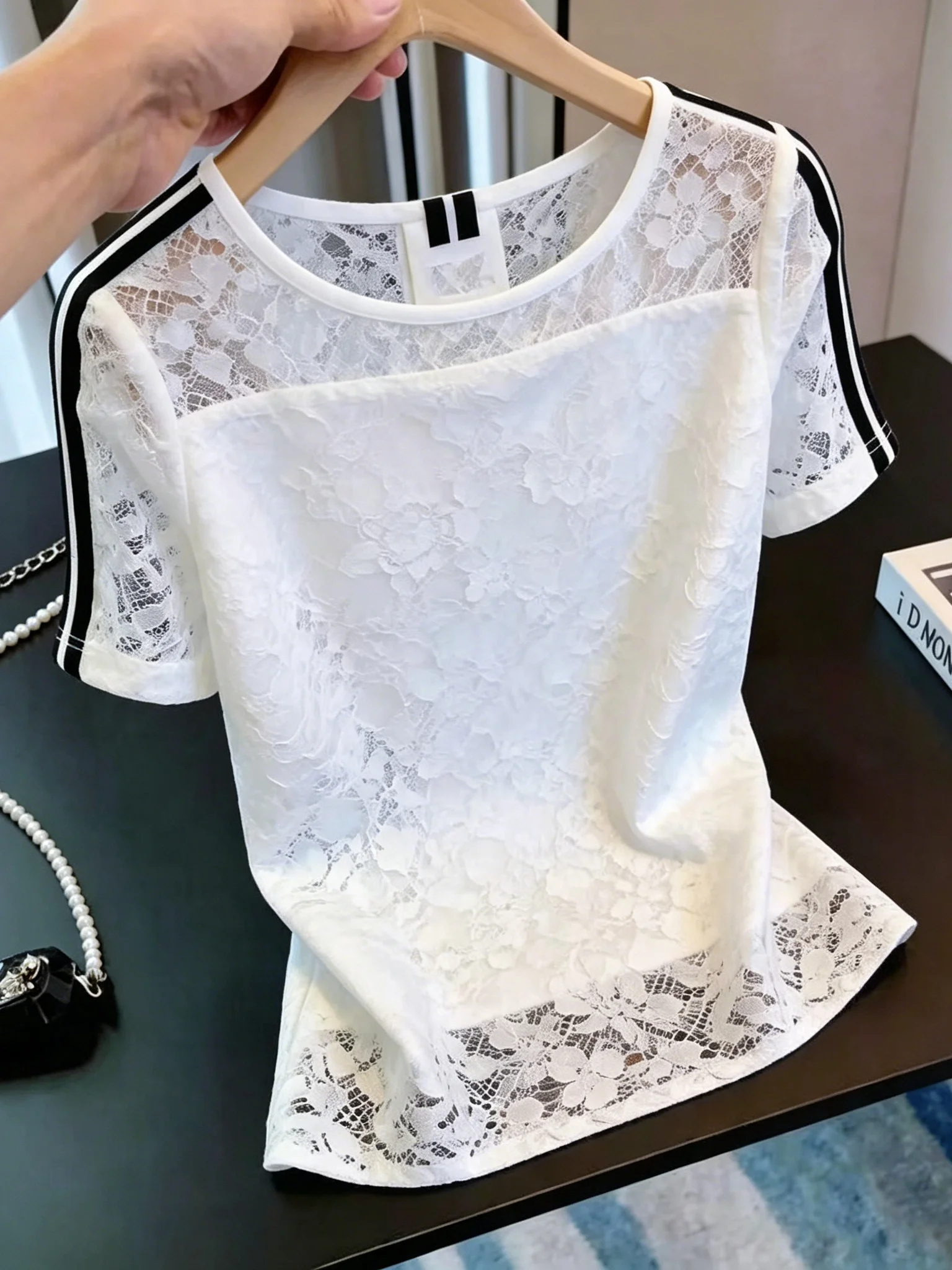 

Elegant Lace Splice round Neck Pullover Shirt Summer Fashionable Versatile Korean Style Straight Cut Short Sleeve Silk Top