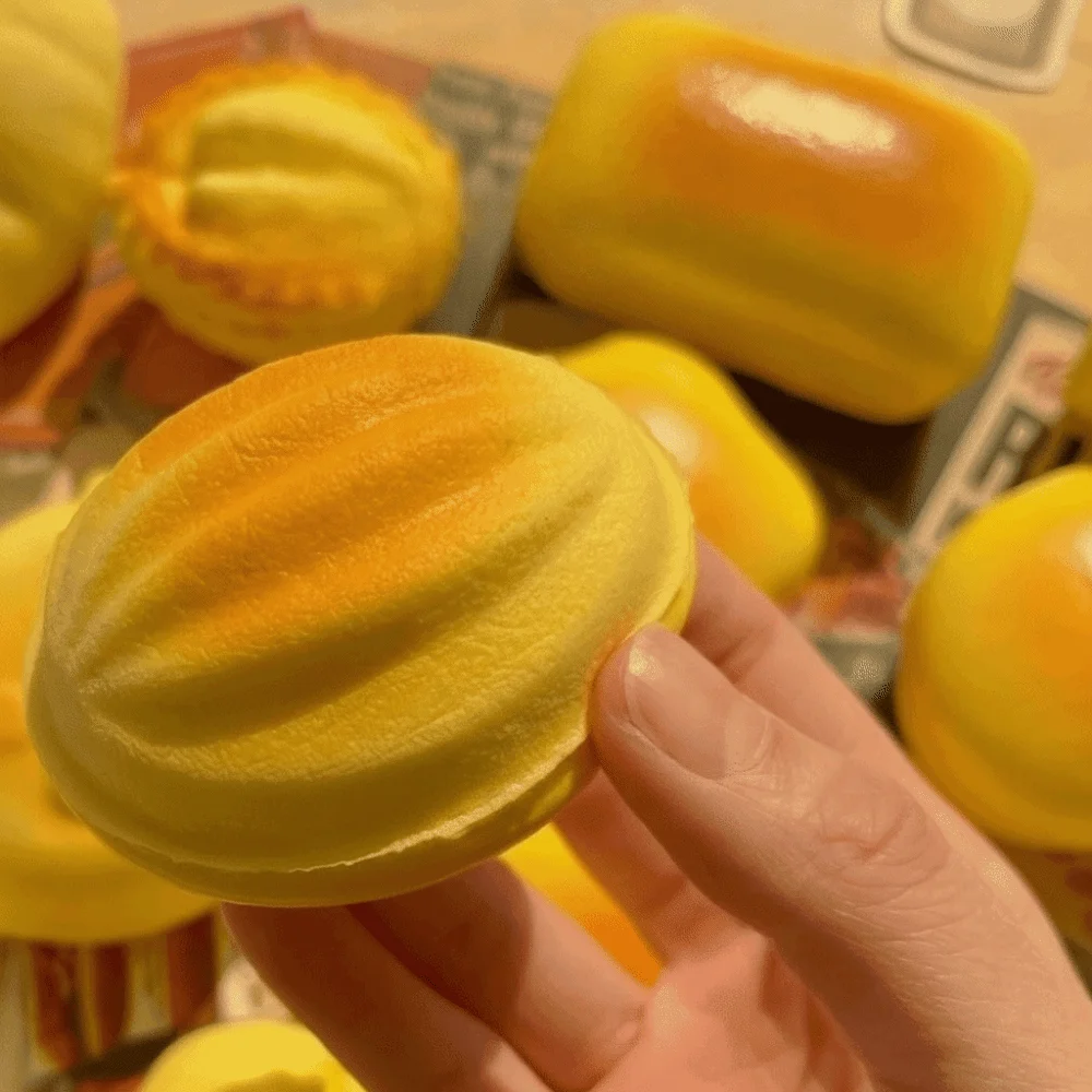 Slow Rebound Sensory Squeeze Simulation Design Soft Focus Decompression Squishy Texture Calming Squeeze for Anxiety Relief