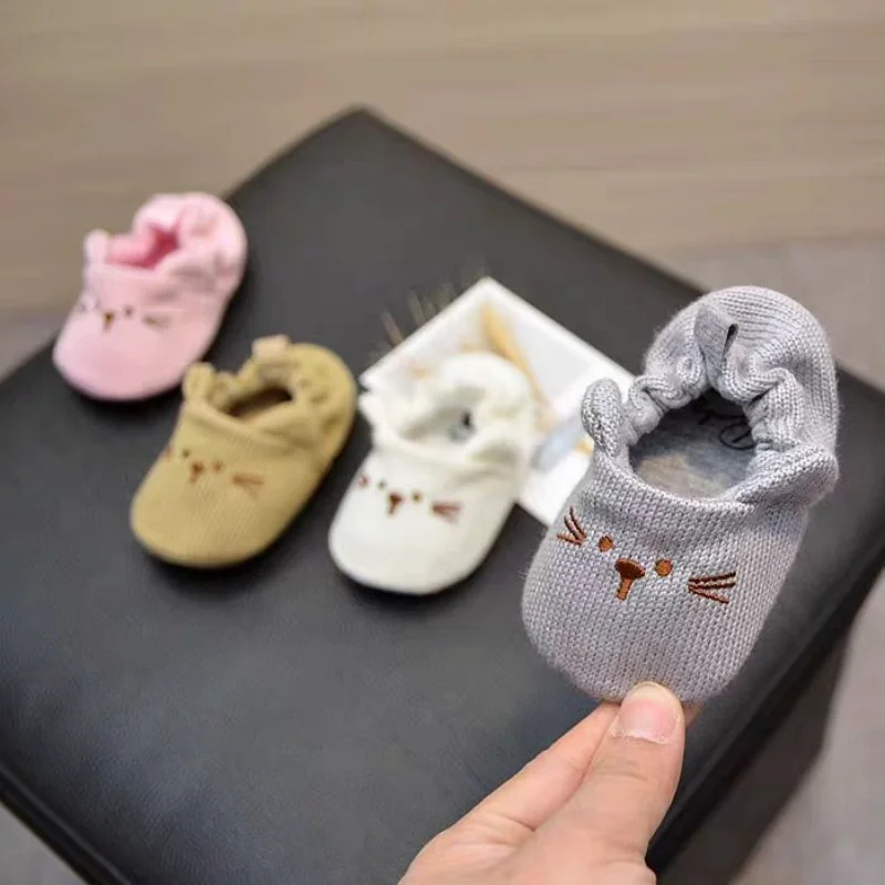 Cute Cartoon 0-18M Newborn Flat Shoe Cover With Cotton That Won't Fall Off Soft And Comfortable Baby Bed Shoes And Walking Sho