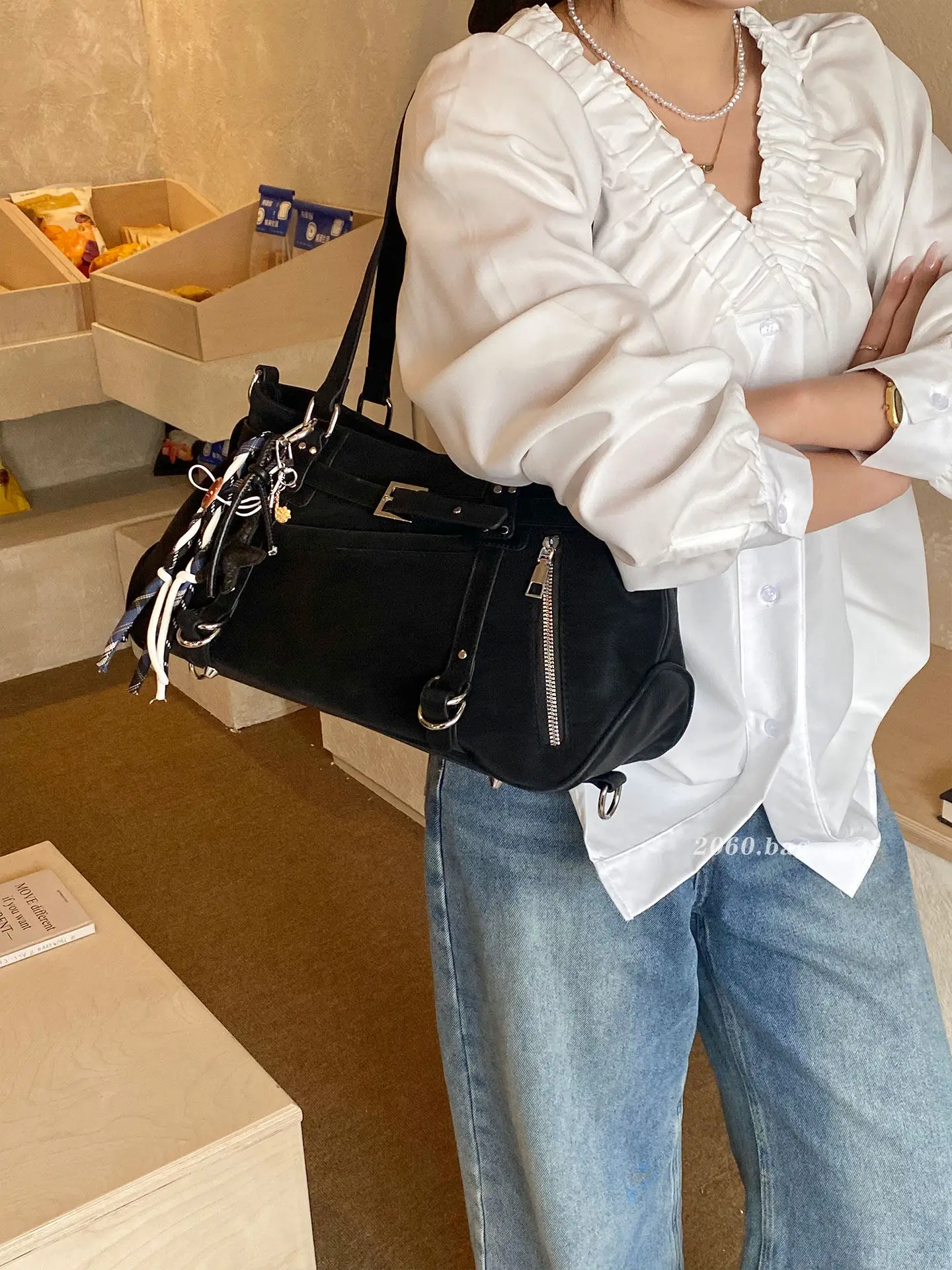 Sweet Cool Black Motorcycle Bag For Women 2026 New Large Capacity Retro Single Shoulder Crossbody Bag High Texture Underarm Bag