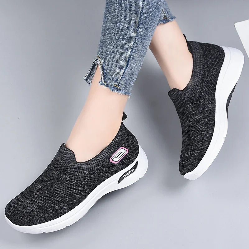 Women Running Shoes Lightweight Sports Shoes Comfortable Breathable Mesh Slip-On Walking Sneakers Tenis Feminino Zapatos Mujer