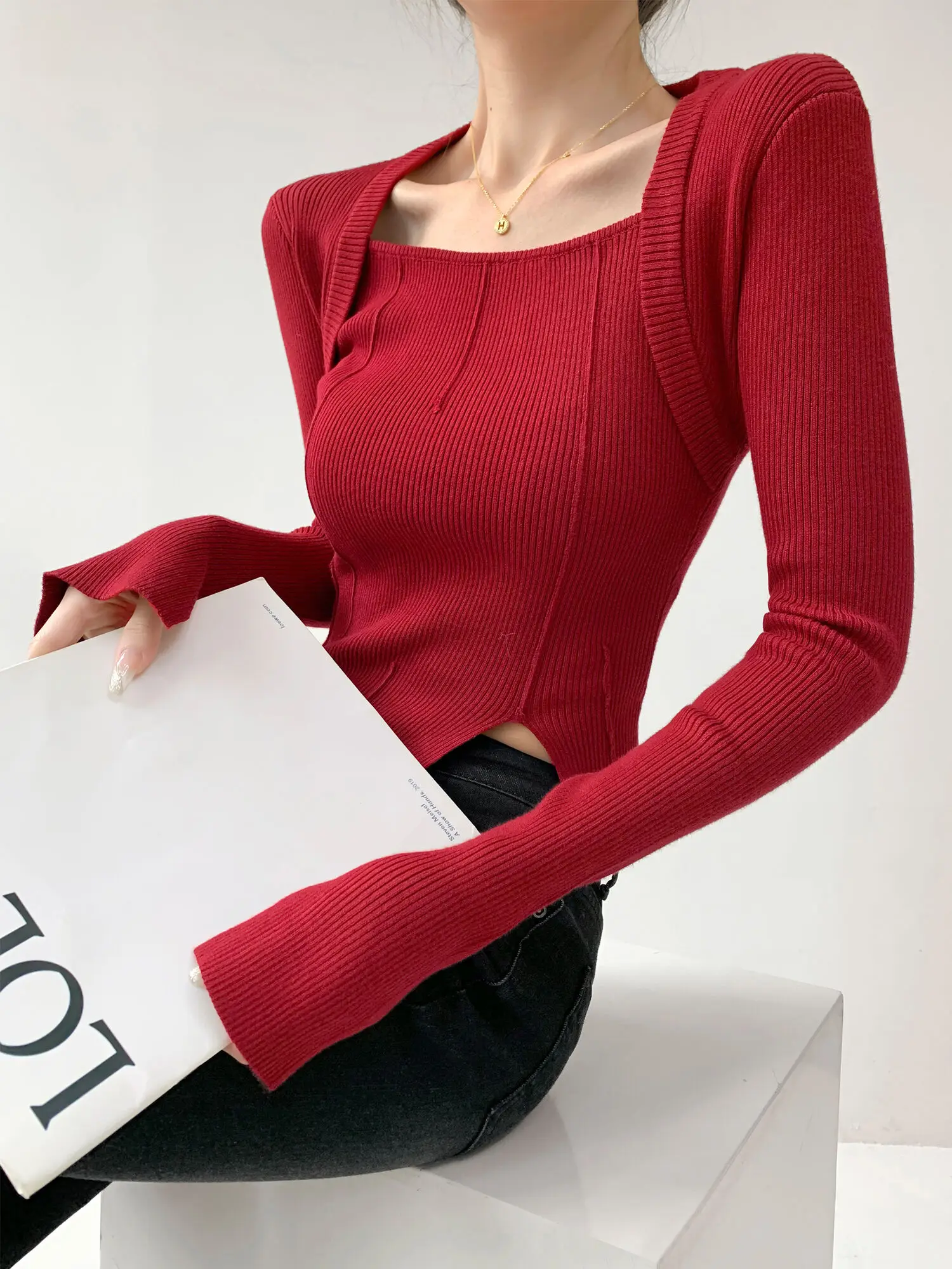 2024 Herbst/Winter neue Hong Kong Stil Retro quadratischen Hals geteilt unregelmäßigen Langarm Pullover Frauen solide schlanke kurze Top i3pr