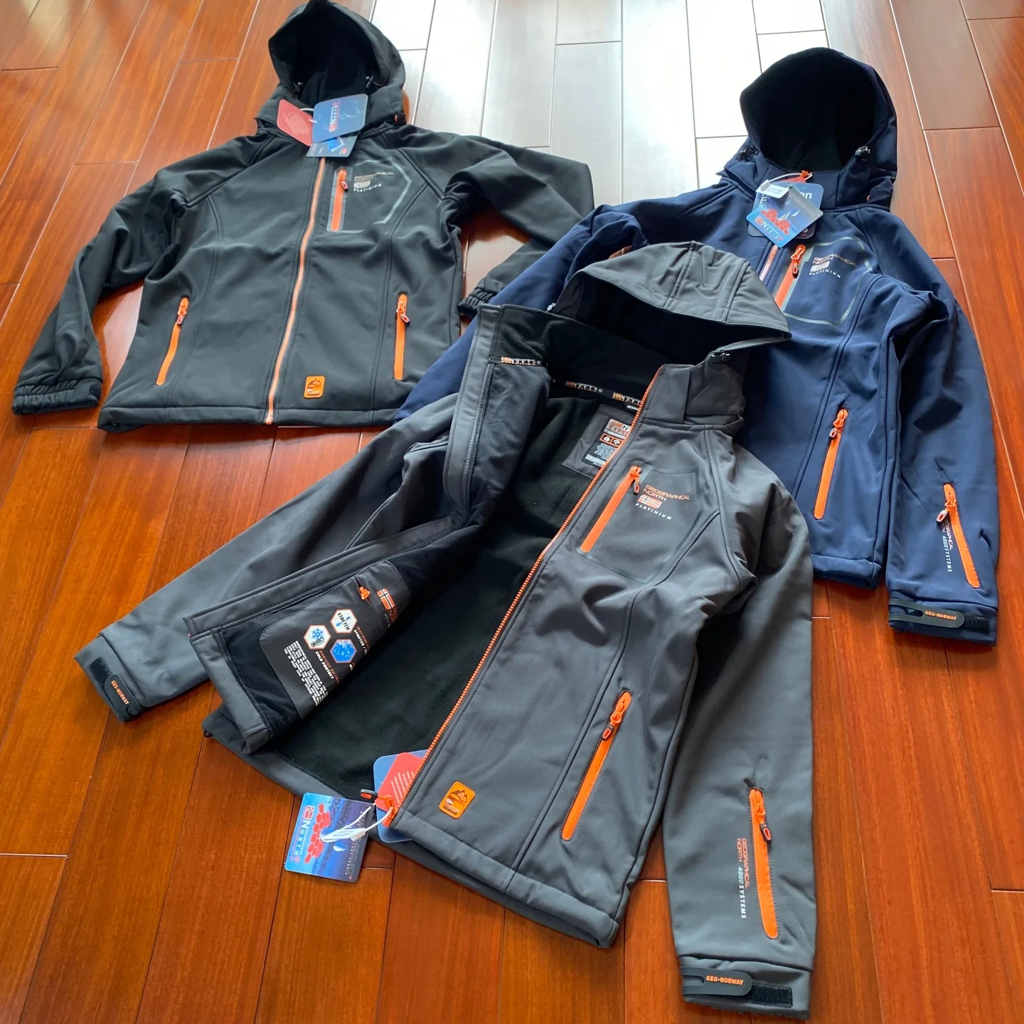 

Nordic Sle Men's Outdoor Fce Lined Thiened Soft ell Jaet Windproof Water Resistant Hooded Coat for Autumn And Winter