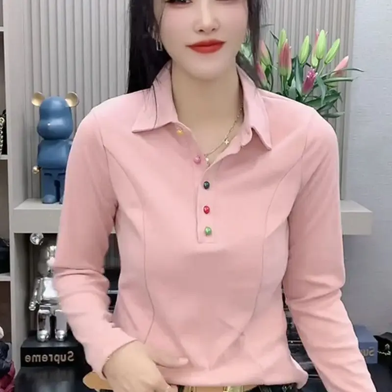 เสื้อยืดคอโปโลกระดุมสีต่อกันใหม่สำหรับแฟชั่นของผู้หญิงลดอายุและมีสไตล์อเนกประสงค์