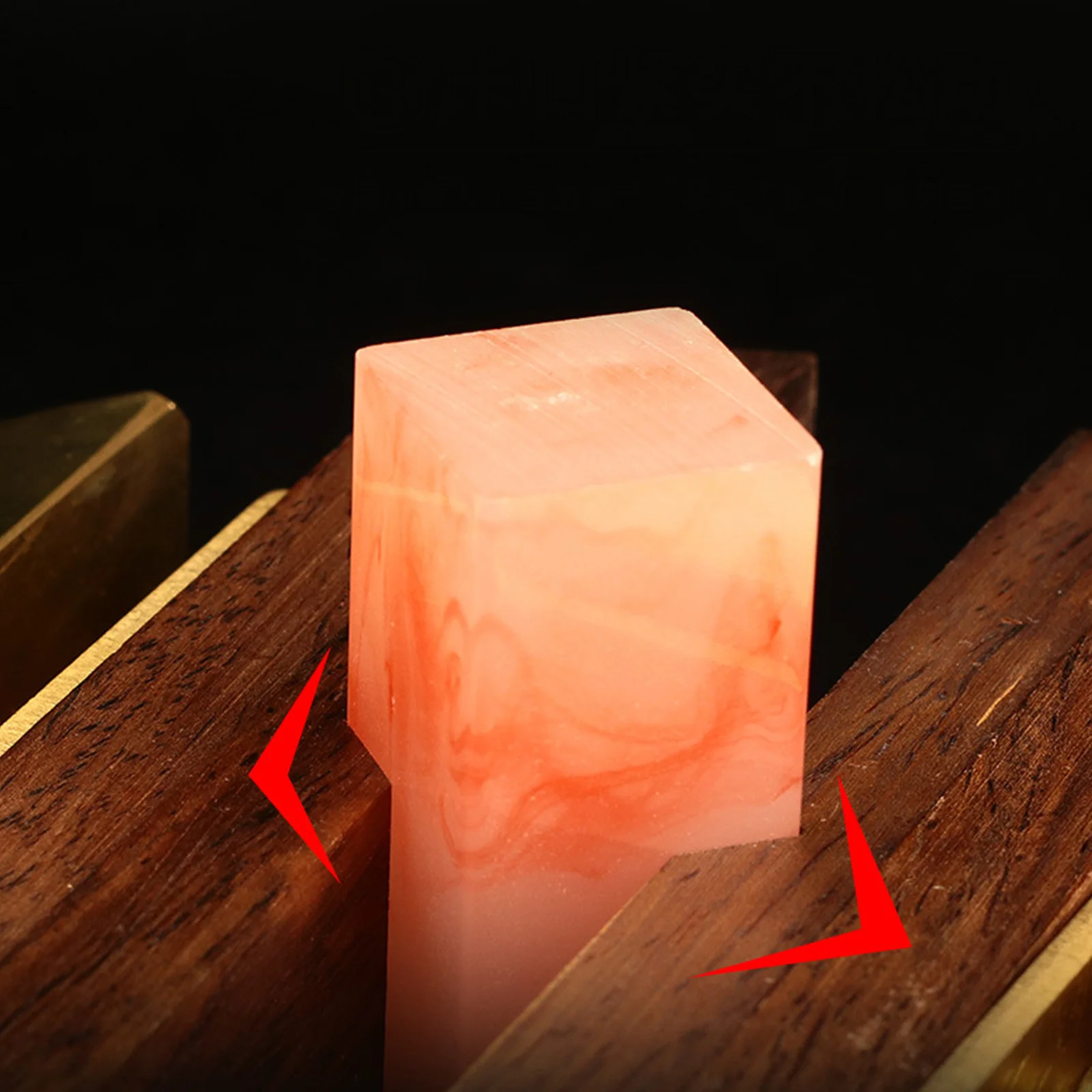 : Des sculptures en pierre et des sculptures