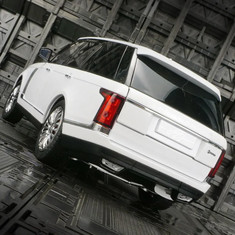 1:18 Land Rover Range Rover SUV off-road vehicle alloy model large acousto-optic pull-back toy door and hood trunk can be opened
