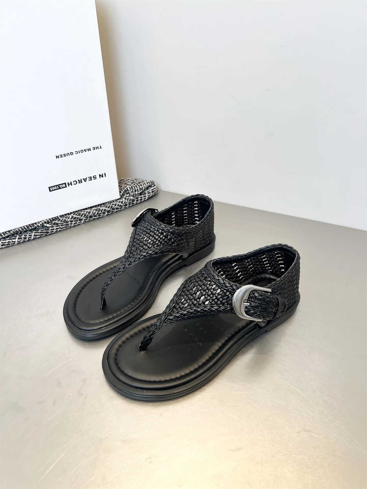 

Черно-белые женские сандалии с застежкой на пальцах в богемном стиле, летние уличные сандалии на плоской подошве для пляжа, Sandalias Mujer Verano