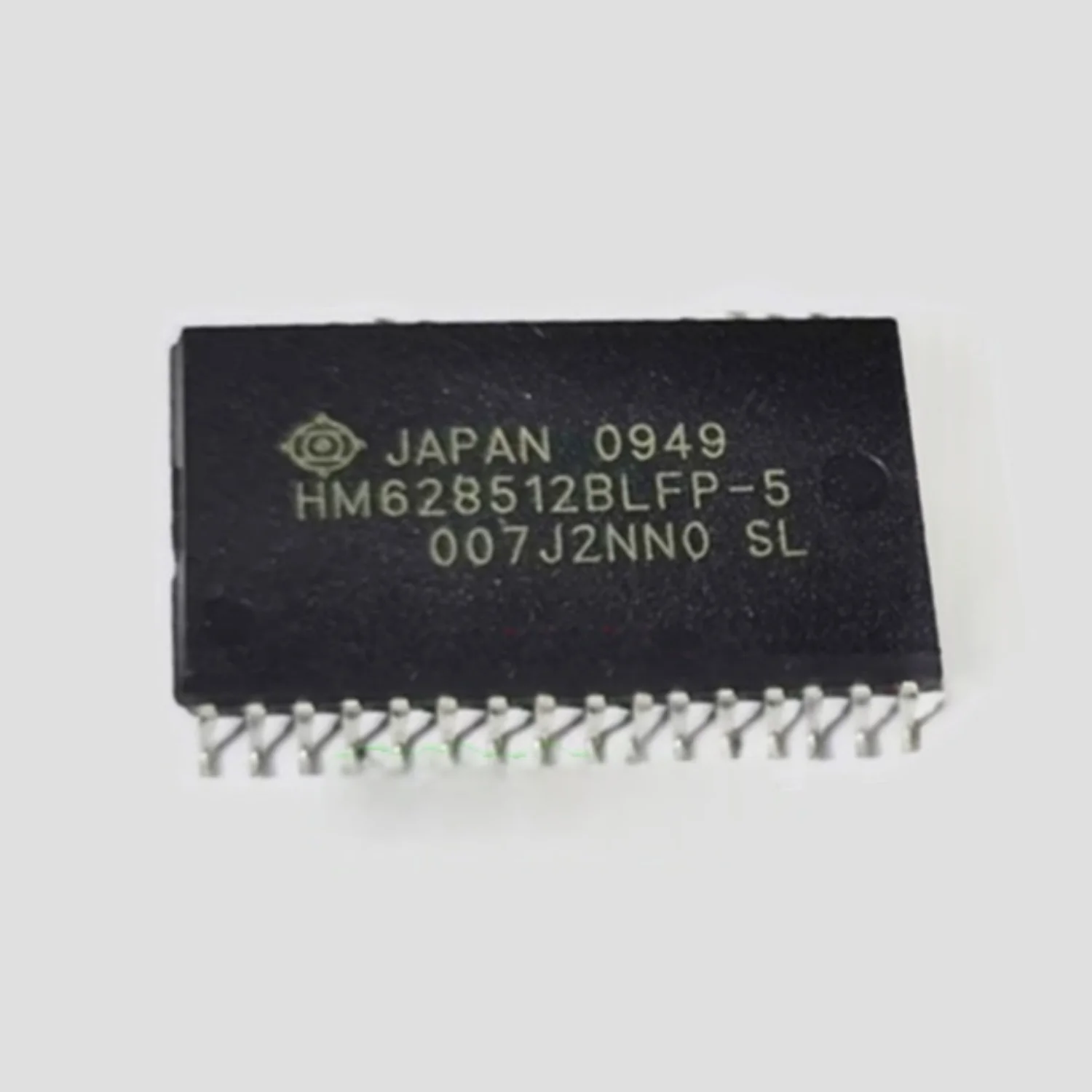 1~10pcs/lot HM628512BLFP-7 -5 SOP32 HM628512CLFP-5 -7 100% Brand New Original.