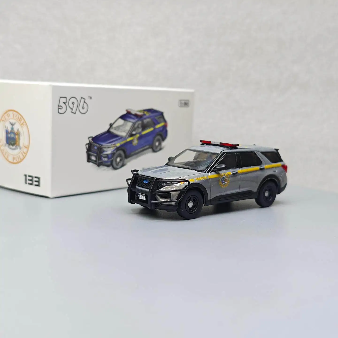 

596 1:64 Explorer New York State Police Painting Alloy simulation Mini Car Model Hobby Collection Decoration Toy Gift