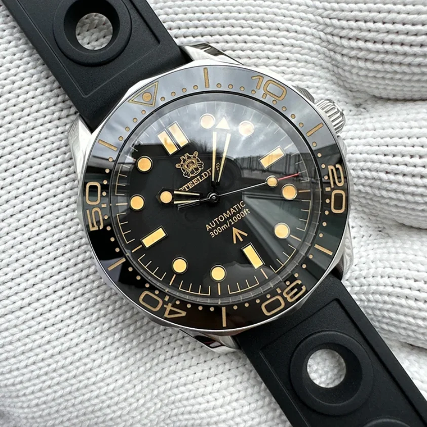 STEELDIVE Men Automatic Watch 42mm Mechanical Wristwatch Diver 30Bar Waterproof C3 Luminous Sapphire Mirror NH35 Ceramic Bezel
