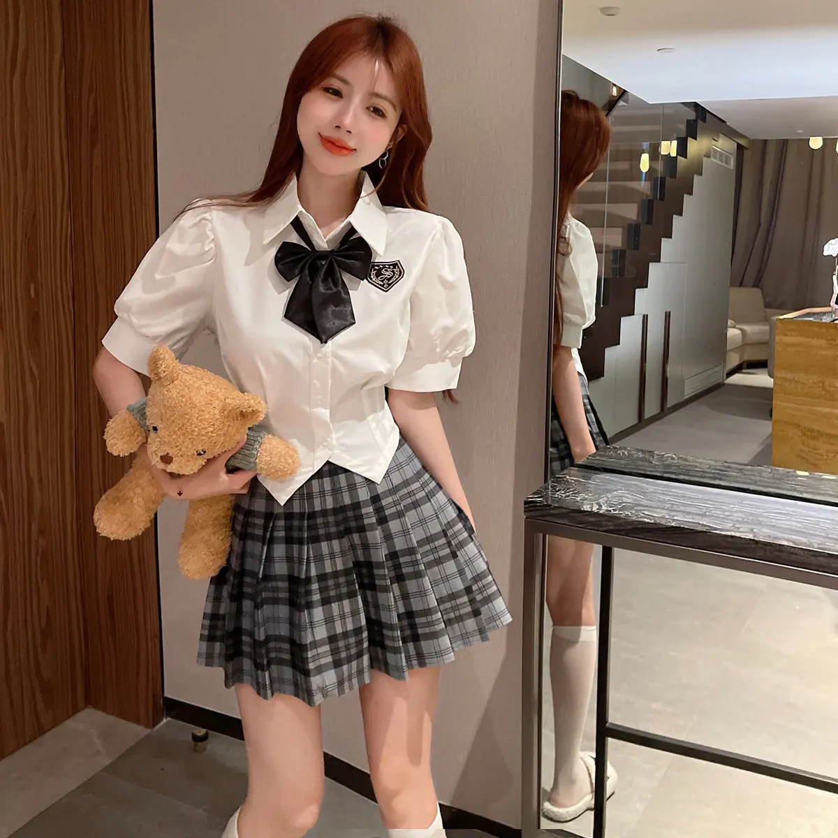 

Slimming Summer Outfit Women's College Sle High Waist Plaid Skirt And White irt Design Sense oulder Faion Set