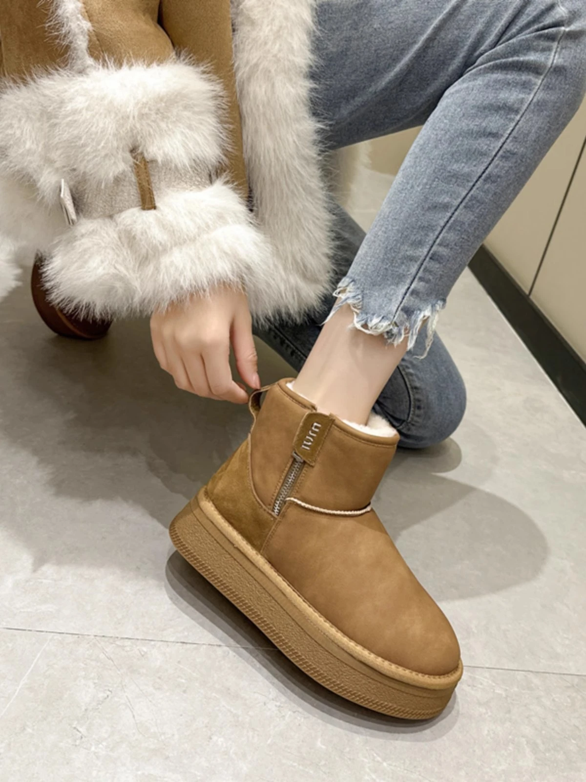 Fashion Winter Brown Short Boots New Platform Shoes Push Size Ankle Boots for Women Waterproof and Warm Snow Boots