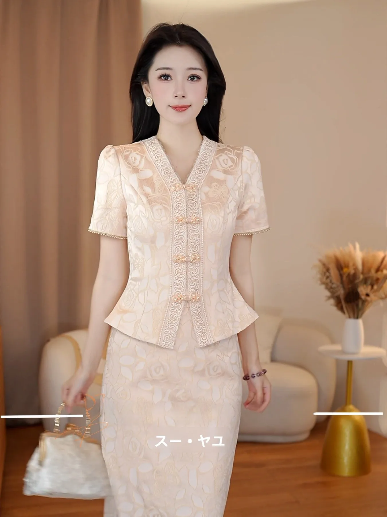New Chinese Style Wedding Dress Elegant Floral Decor High Waist Short Sleeve Mid-Length Evening Gown for Women over 40