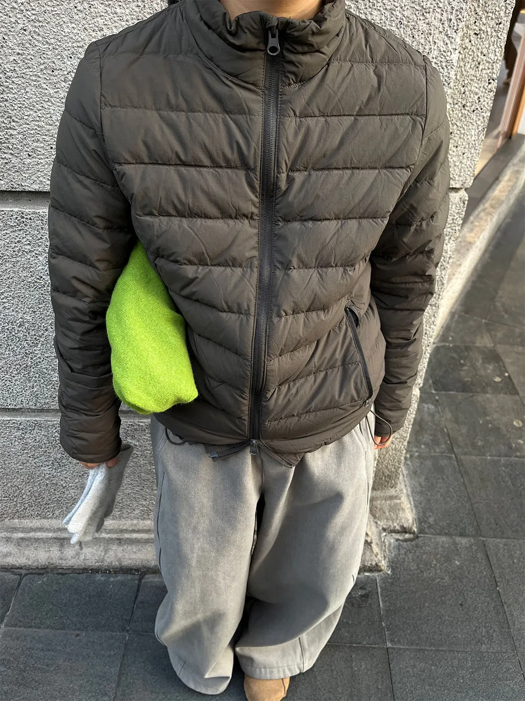 

Легкая уличная куртка-пуховик камуфляжной расцветки для женщин, без бренда, без логотипа, без капюшона, с длинными рукавами, на молнии