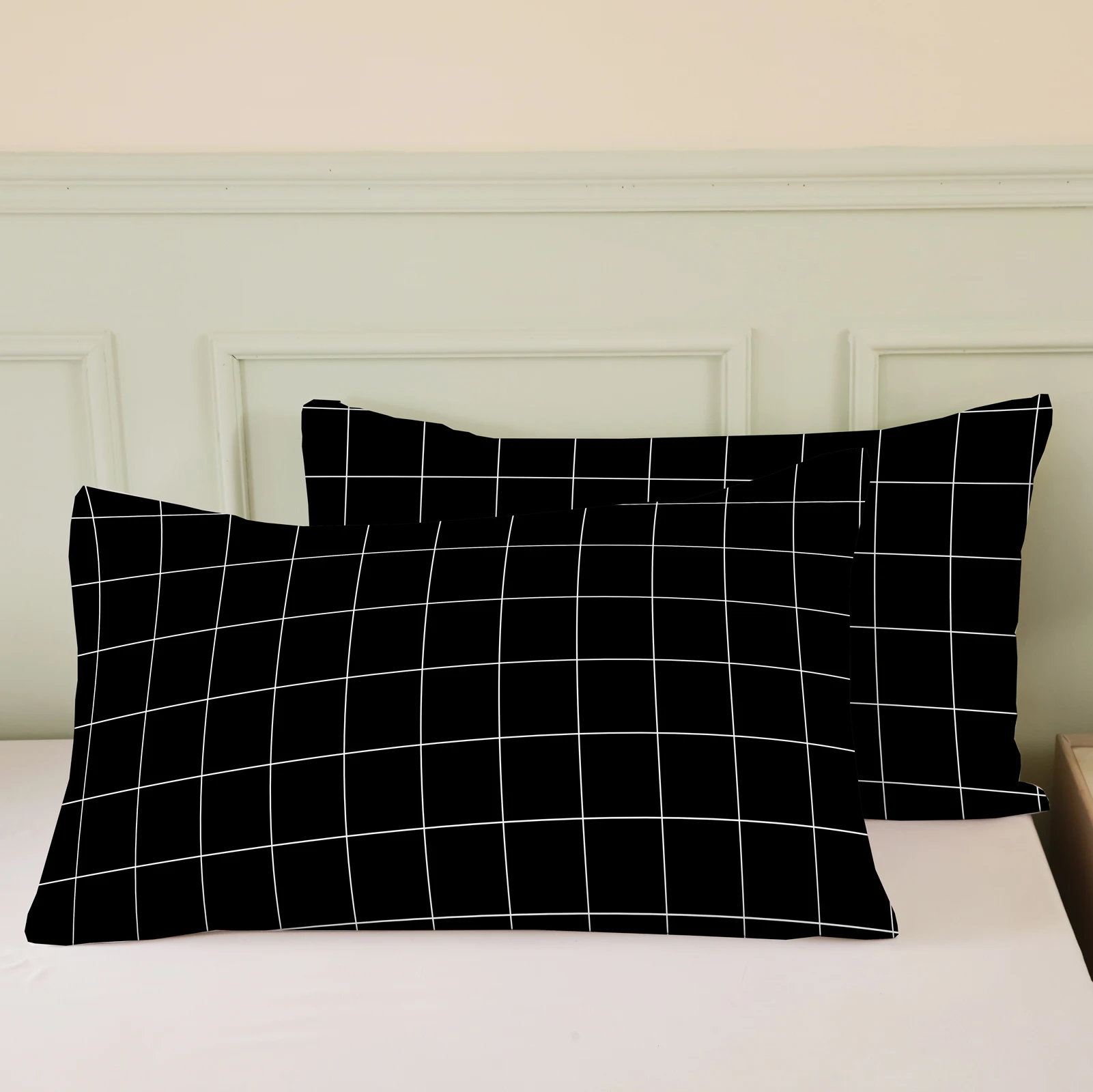 Luxurious Thickened Quilt Cover Set with 2 Pillowcases + 1 Quilt Cover, Polyester Fiber Black Checkered Geometric Print Bedsprea