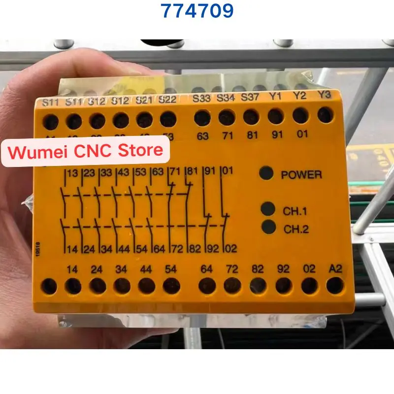 Brand new original relay PNOZ X10 774709 If You Need Other Specifications, Please Consult