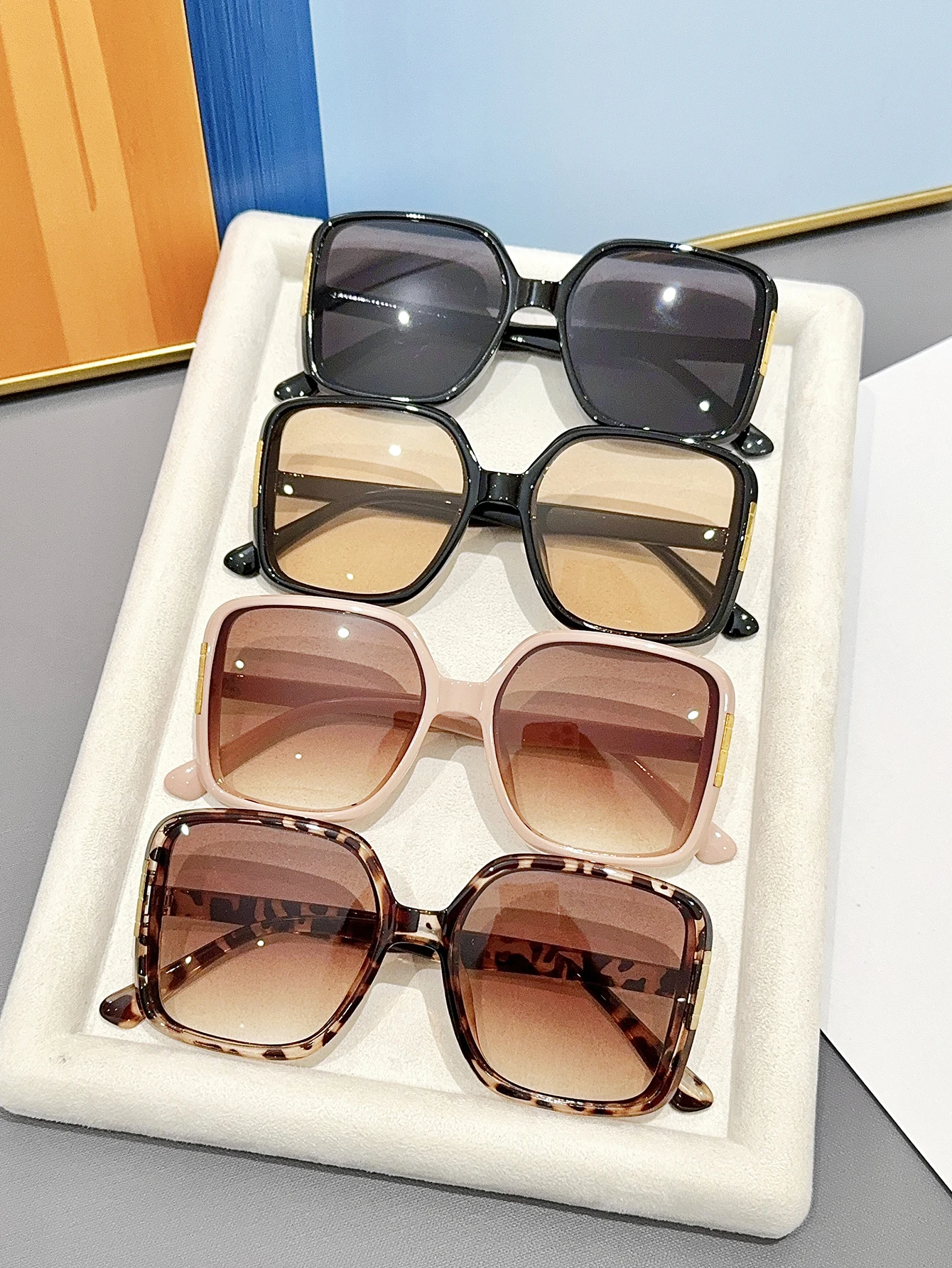 4 Stück extra große quadratische Rahmen High-End-Mode klassische einfache Brille mehrfarbige modische Brille modische Kleidung, Weihnachtsgeschenk