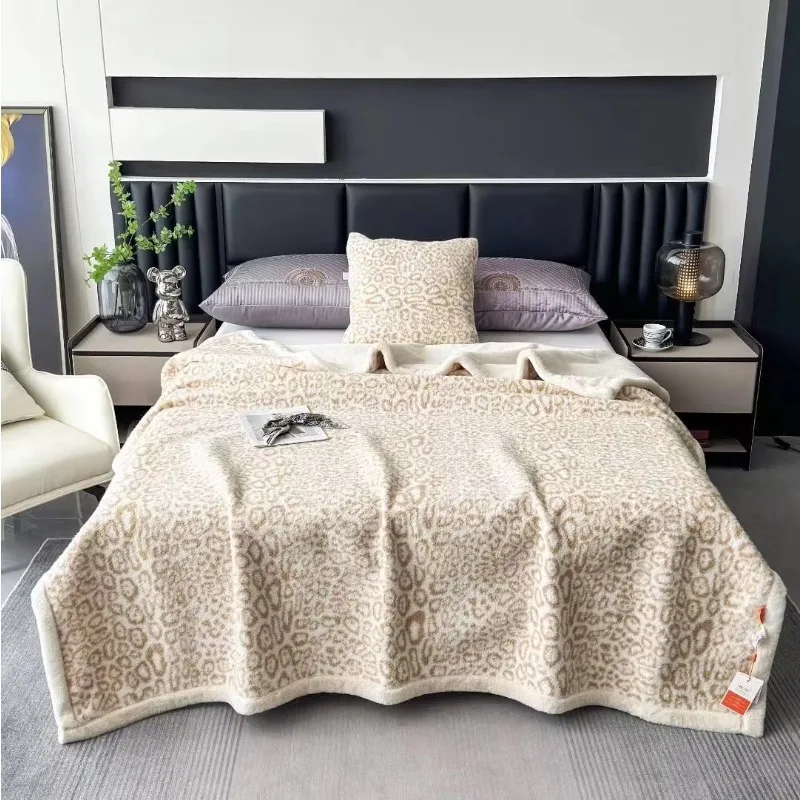 2025 New Positive Yang Warm Velvet Blanket Reverse Small Rabbit Imitation Fur Winter Bed Home Polyester Fabric
