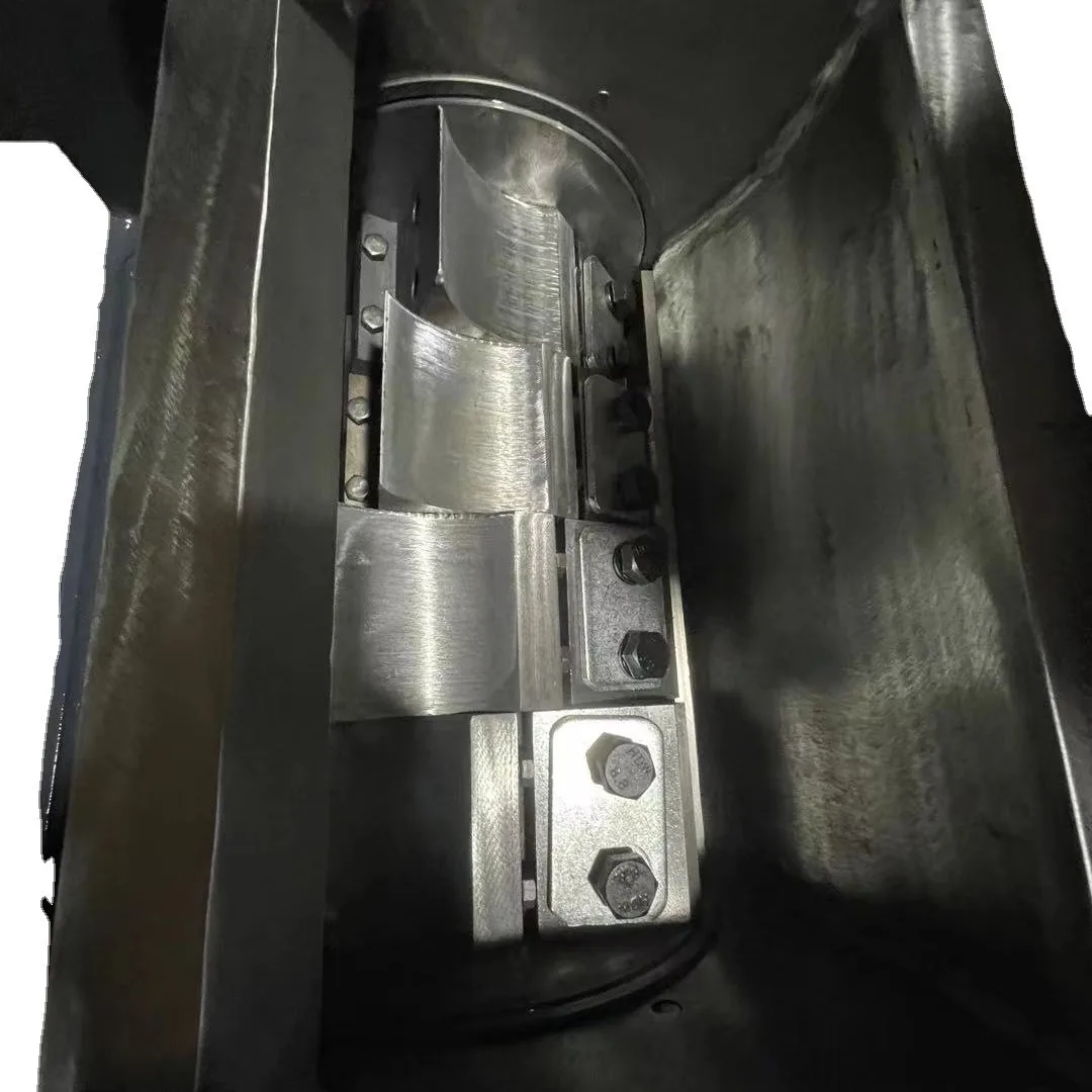 Lame spéciale pour lame de commande numérique de broyeur