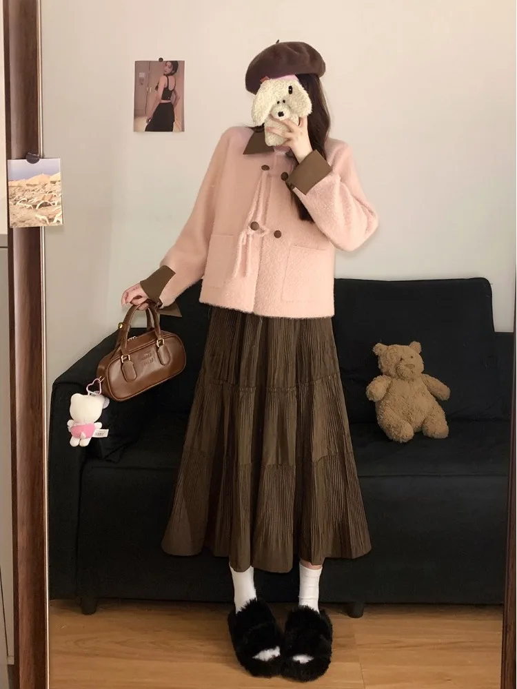 

Женская кожаная куртка больших размеров в нежном стиле с отделкой из искусственного меха норки, плиссированная юбка с высокой талией, осенне-зимний новый модный тренд