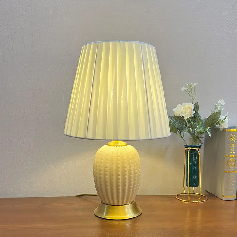 Factory Direct 2026 Nordic light luxury American ceramic desk lamp bedroom bedside lamp warm and creative simple and modern