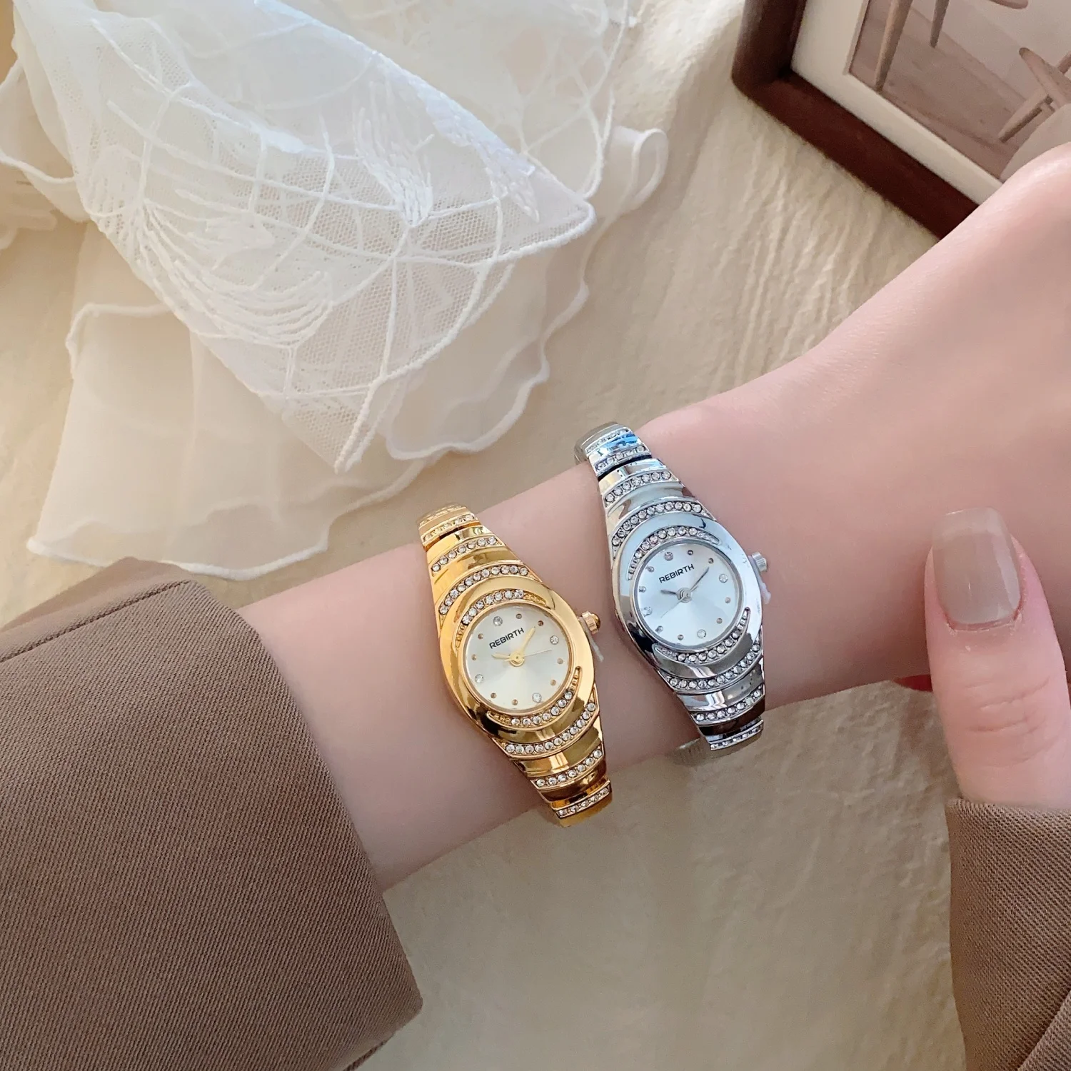Gold Ladies Bracelet Watches Elegant Rhinestone Original Brand Luxury Watch Female Analog Quartz Wristwatch montre pour femme
