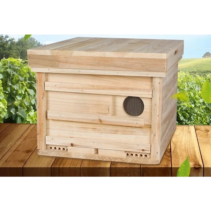 The Ten-frame Box of Bee Utensils in The Multi-functional Beehive Is Assembled and Shipped. مستلزمات النحل