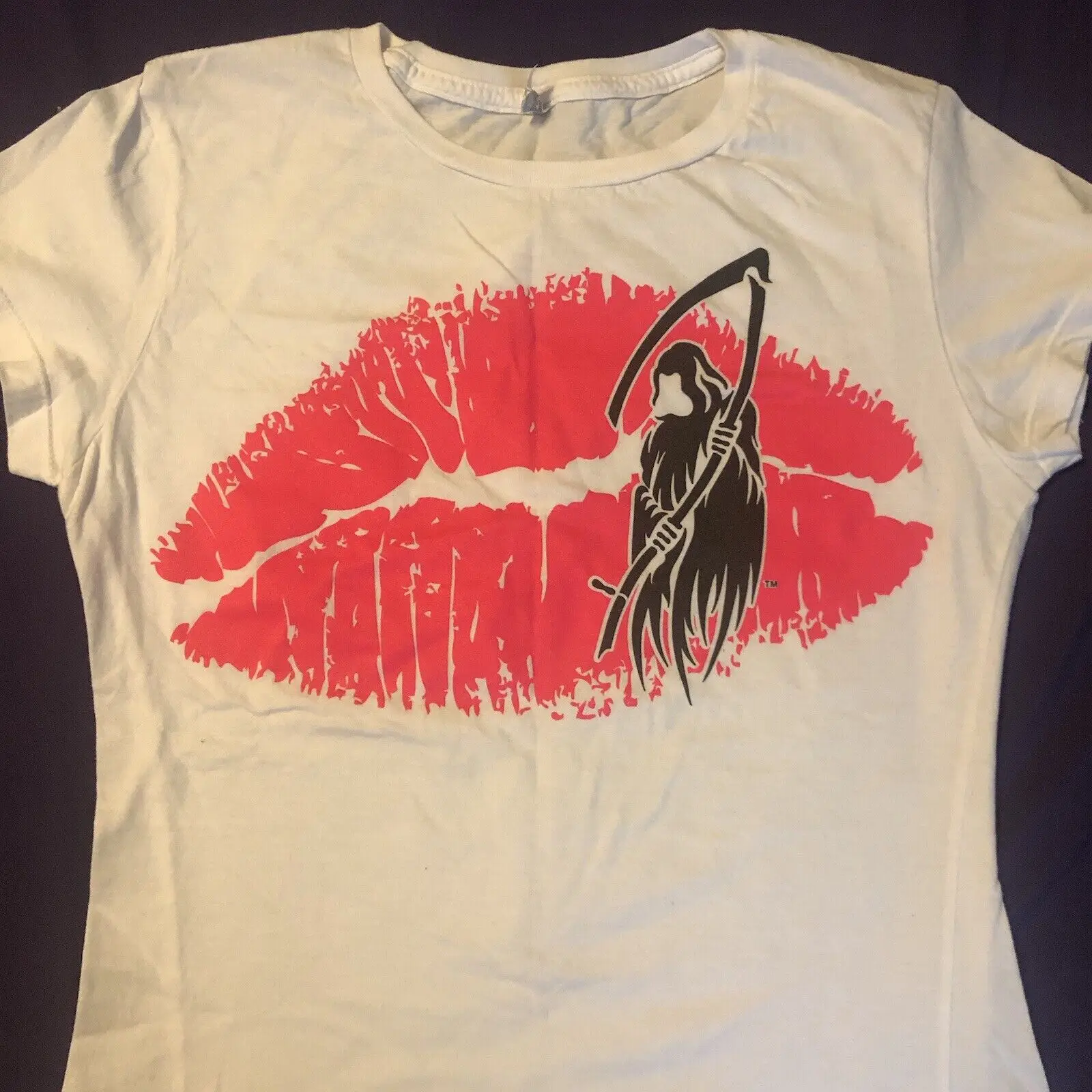 Alstyle “Kiss Of Death” Reaper Lipstick T-Shirt (Girl’s XL/White)