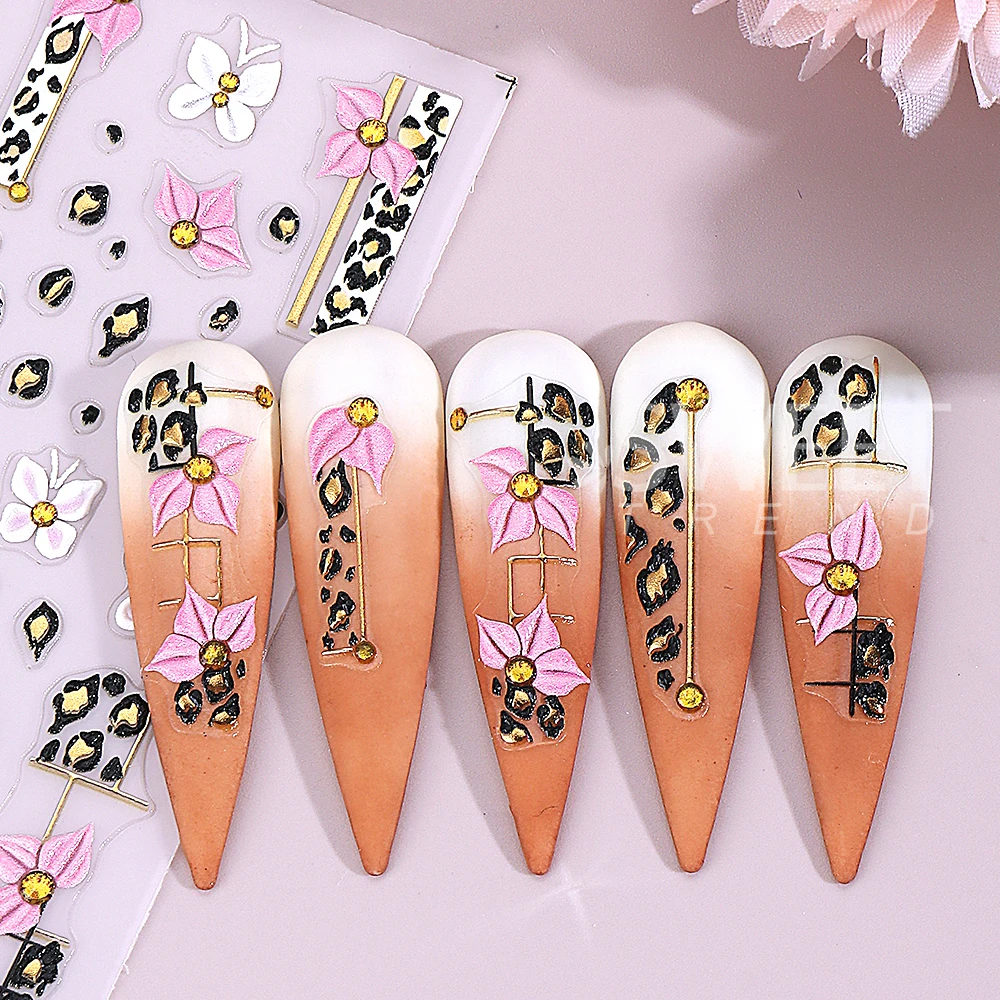 5D ليوبارد طباعة زهرة مسمار الفن ملصقات ذاتية اللصق فراشة الهندسة الأزهار مسمار الشارات مانيكير زينة مستلزمات الأظافر