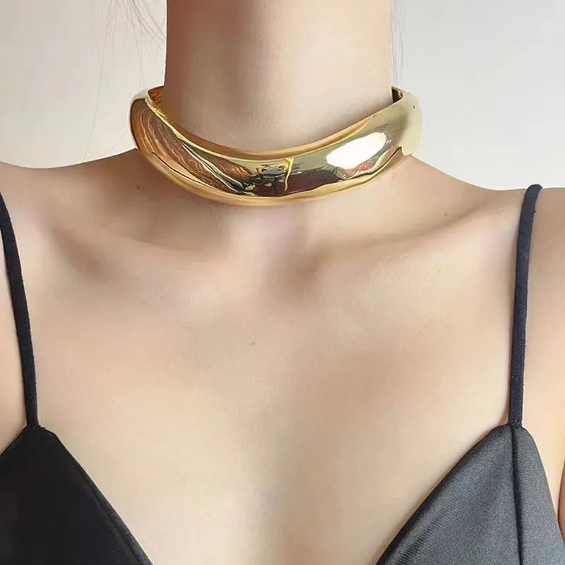 

European and American style metal smooth wide open collar