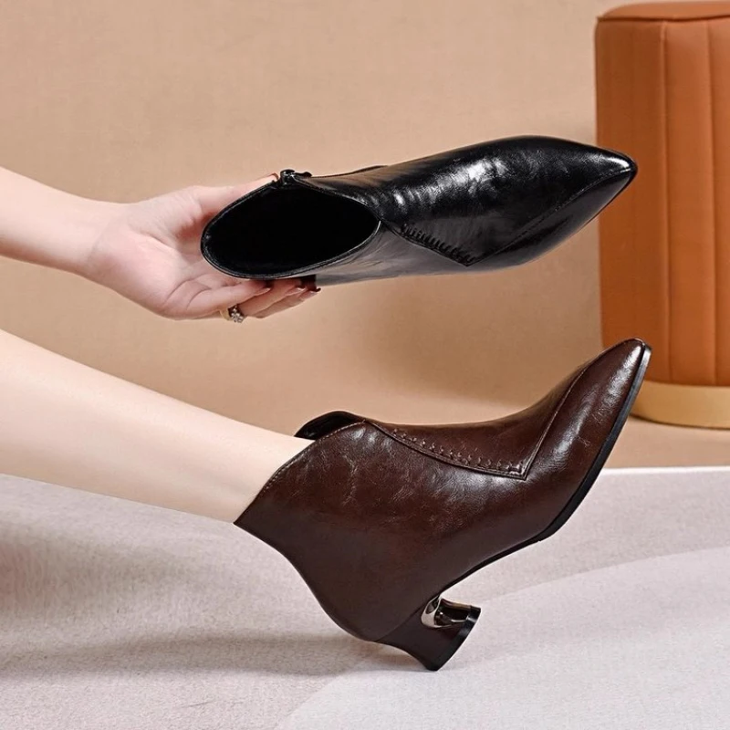 

Women Chunky Mid Heel Boots Round Toe Back Zipper Winter Fashion PU Leather Rubber Sole 3-5cm Heel Short Boots