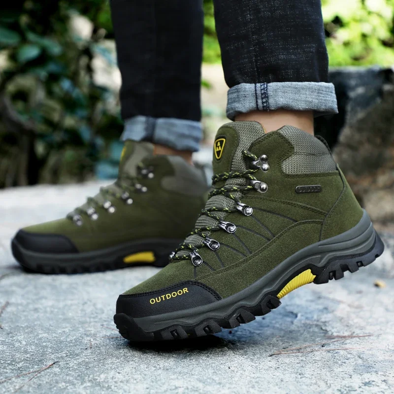 2026 Plus Size Couples Outdoor Mountain Desert Climbing Shoes Men Women Ankle Hiking Boots Fashion Classic Trekking Footwear