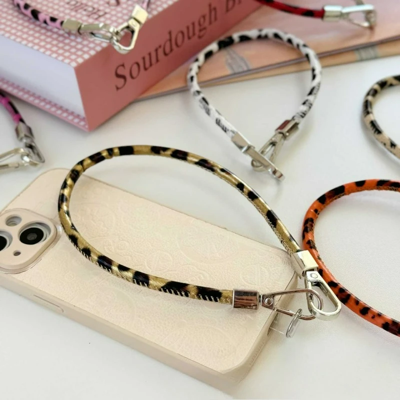 

Fashionable Ins - Style Leopard Print Leather Phone Lanyard Anti - Loss with Metal Buckle Versatile and Sturdy