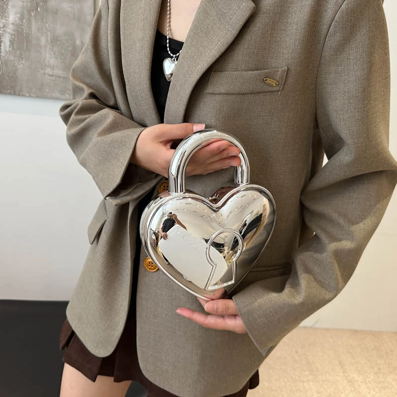 2024 Nowa torebka na szminkę Cute Heart Mini Crossbody Bag Quality Acrylic Wommen Handbag Purse Designer Lady Shoulder Bag Lipstick Box