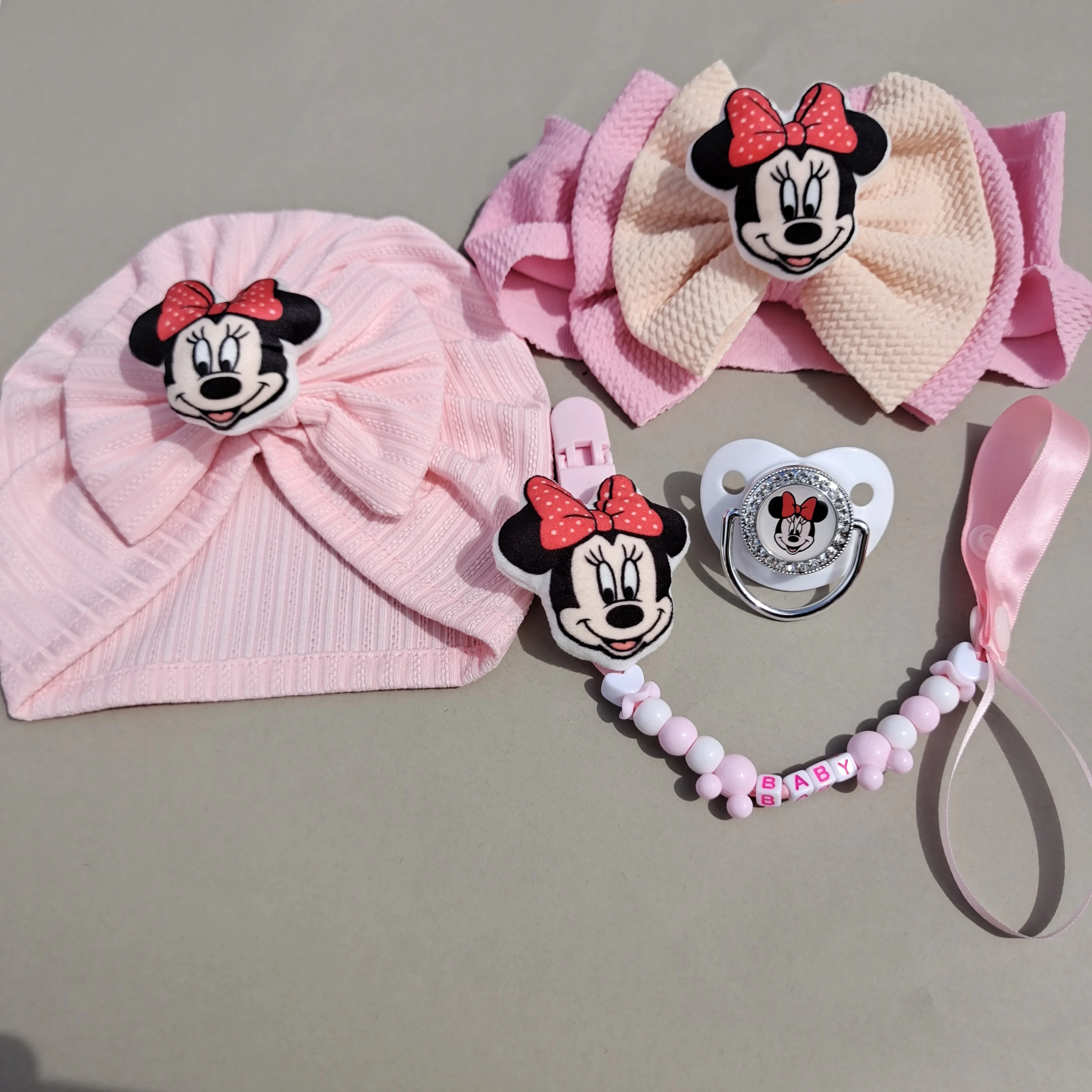 ΠΠΎΠ²ΡΠ·ΠΊΠ° Π½Π° Π³ΠΎΠ»ΠΎΠ²Ρ Π΄Π»Ρ Π½ΠΎΠ²ΠΎΡΠΎΠΆΠ΄Π΅Π½Π½ΡΡ
, ΡΠ»Π°ΡΡΠΈΡΠ½Π°Ρ, ΠΈΠ· ΠΌΡΠ³ΠΊΠΎΠ³ΠΎ Π½Π΅ΠΉΠ»ΠΎΠ½Π° ΠΠΎΠ²ΡΠ·ΠΊΠ° Π½Π° Π³ΠΎΠ»ΠΎΠ²Ρ Π΄Π»Ρ Π½ΠΎΠ²ΠΎΡΠΎΠΆΠ΄Π΅Π½Π½ΡΡ
, ΡΠ»Π°ΡΡΠΈΡΠ½Π°Ρ, ΠΈΠ· ΠΌΡΠ³ΠΊΠΎΠ³ΠΎ Π½Π΅ΠΉΠ»ΠΎΠ½Π°