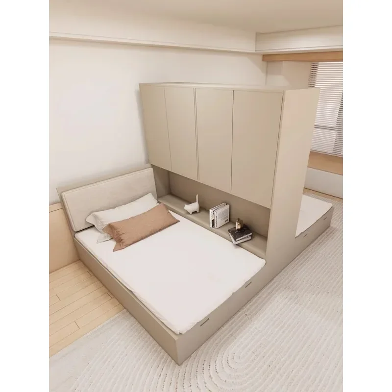 

One-room double bed, one male and one female separate bed, small apartment, middle partition cabinet, children's bed
