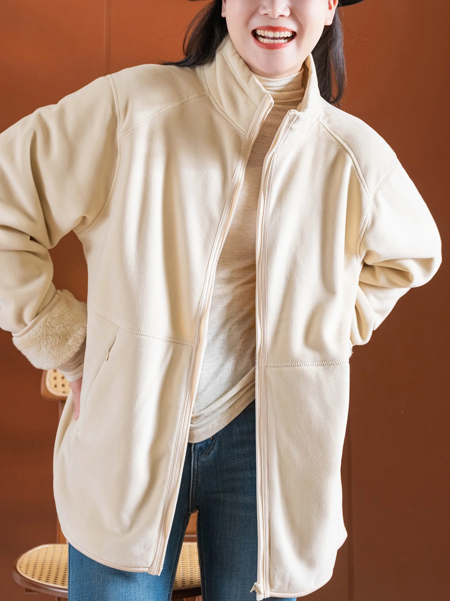 

Вельветовая свободная верхняя одежда с открытыми плечами для мужчин и женщин, повседневное пальто на молнии с длинными рукавами, теплое и удобное.